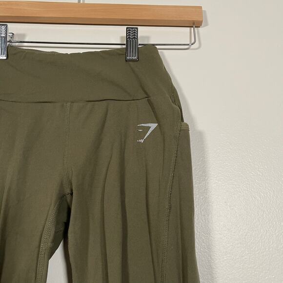 Gymshark • Aspire Leggings in Khaki - Picture 2 of 4
